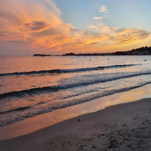 https://studio-avec-terrasse-sanary.fr-provencehotel.com