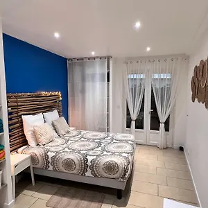 https://magnifique-t2-en-bord-de-mer.fr-provencehotel.com